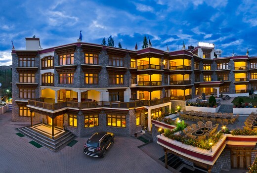 ladakh hotels prices 